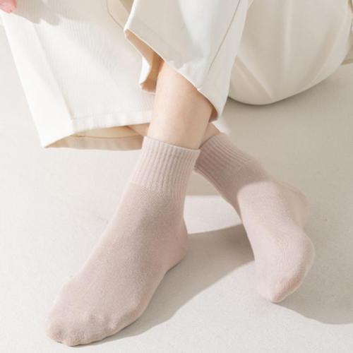 One pair new stylish cotton solid color stretch crew socks
