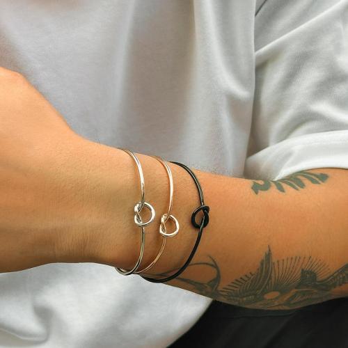 One pc simple knotted alloy bracelet(diameter:6cm)