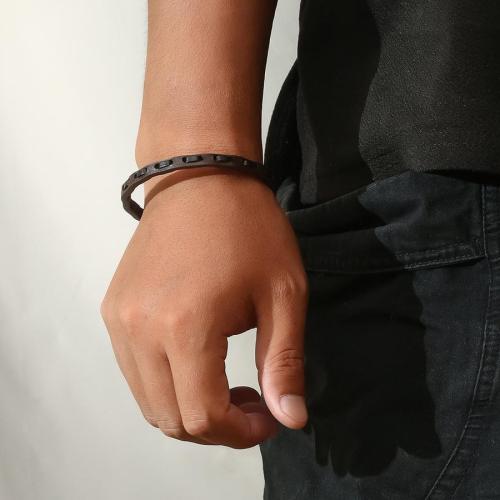 One pc stylish maillard color titanium steel magnetic buckle bracelet