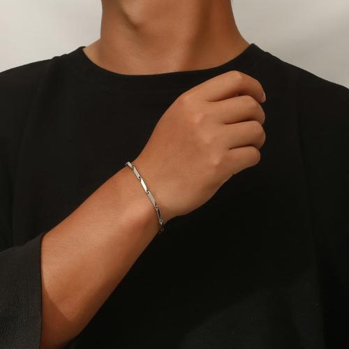 One pc stylish ins cold style rhombus titanium steel bracelet（length:19cm+3cm）